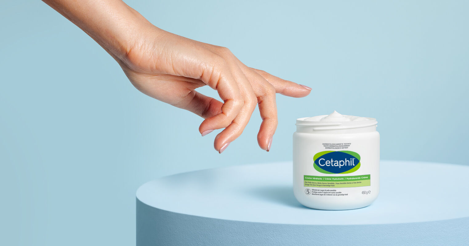 5_Tips_for_Taking_Care_of_Sensitive_Skin-2